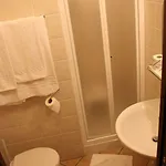 Sara Hotel 2*