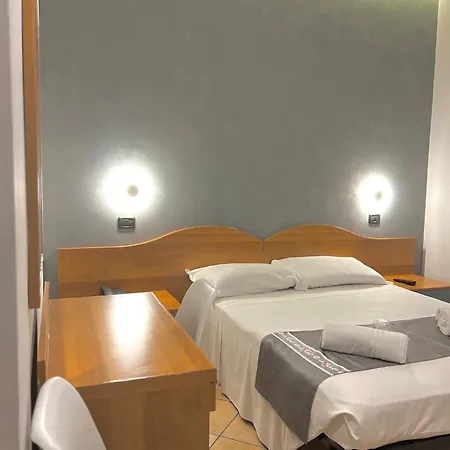 Ξενοδοχείο Sara 2*