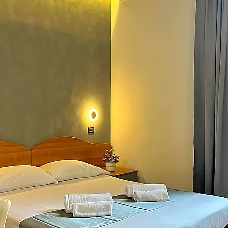 Sara Hotel 2*